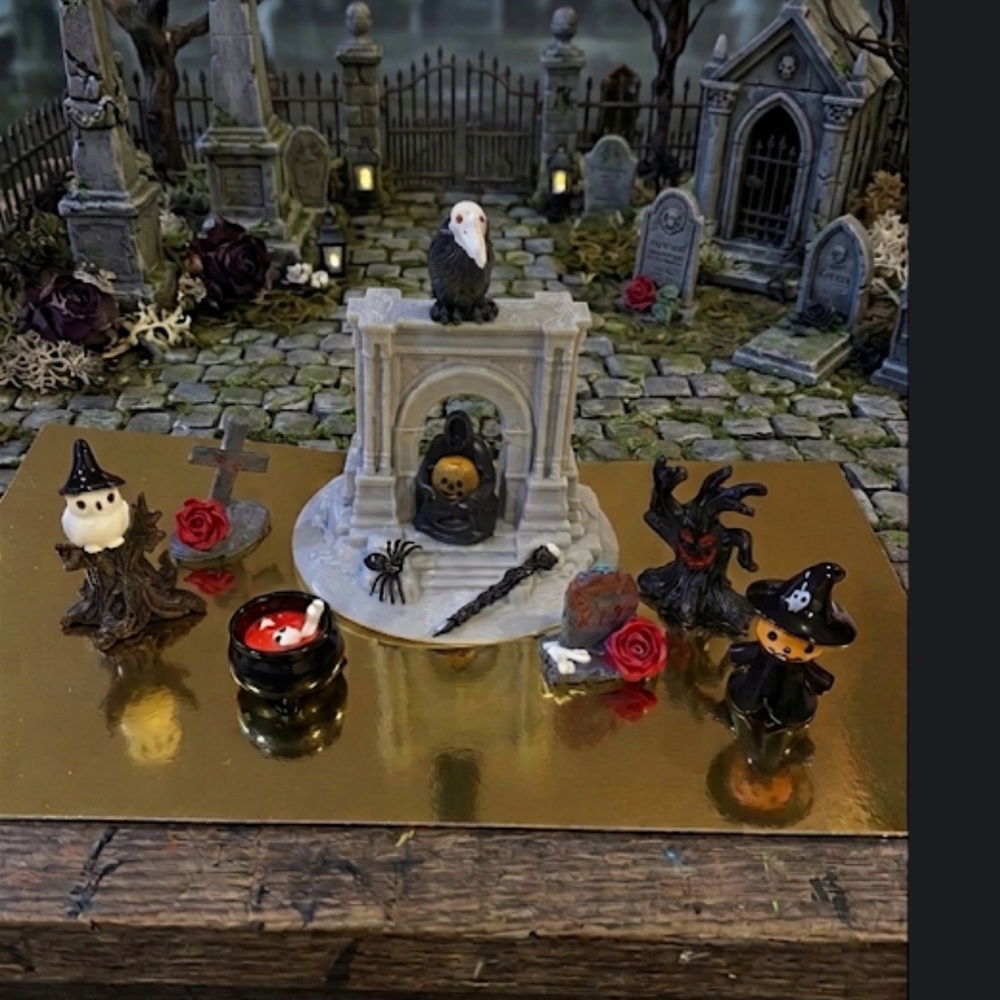 Mini Halloween Cemetery Figurine Set - Black, Orange, White